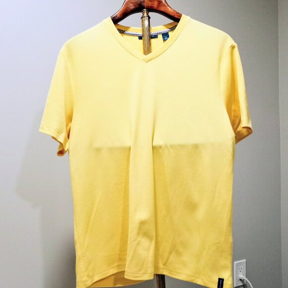 PERRY ELLIS YELLOW V-NECK SHORT SLEEVE T-SHIRT MEN SIZE L - Picture 1 of 6